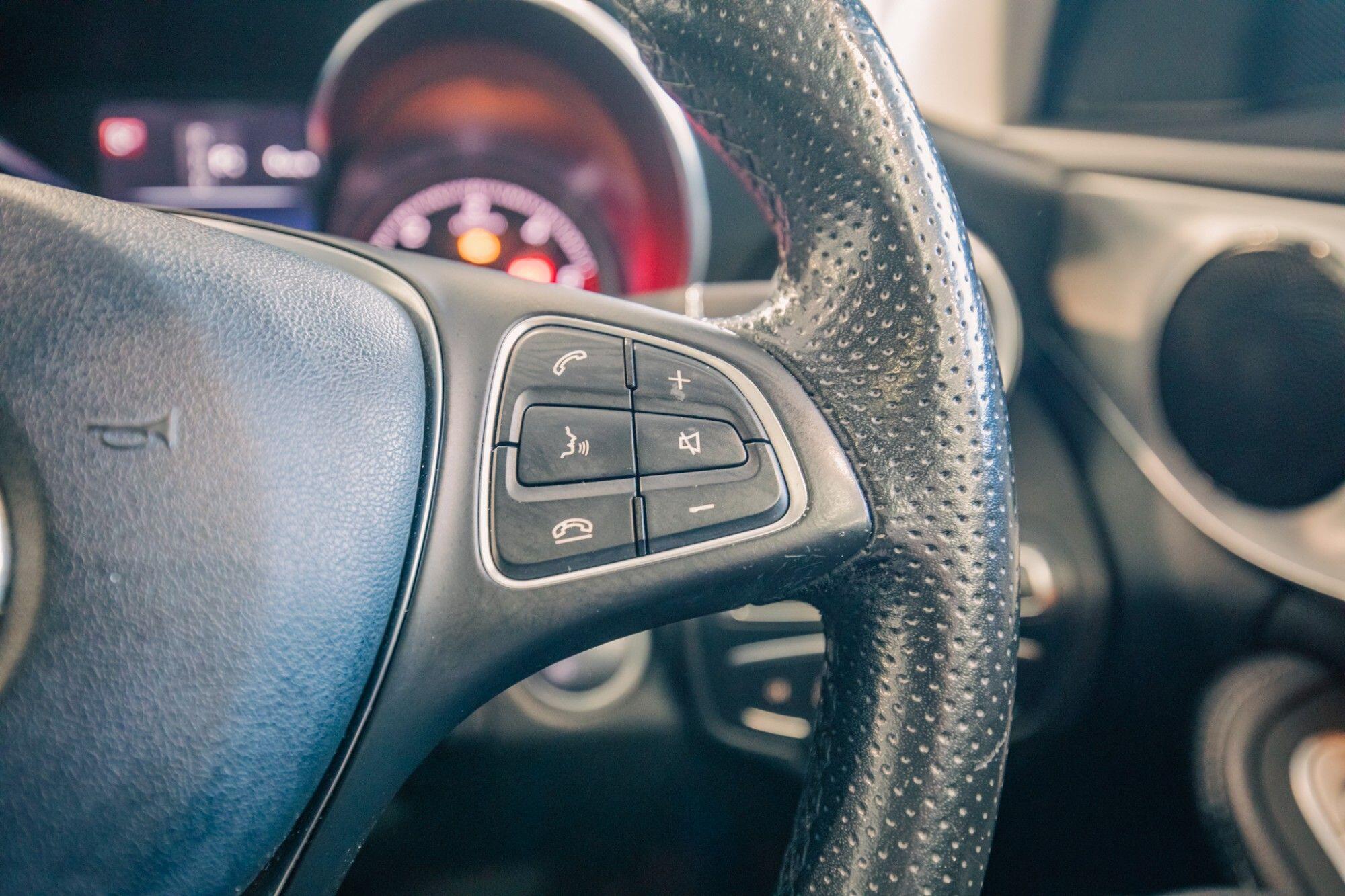 Mercedes-Benz C-Class view 11