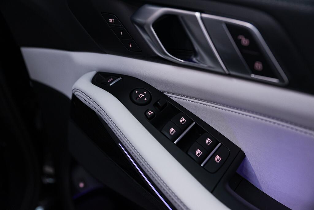 BMW X5 view 32