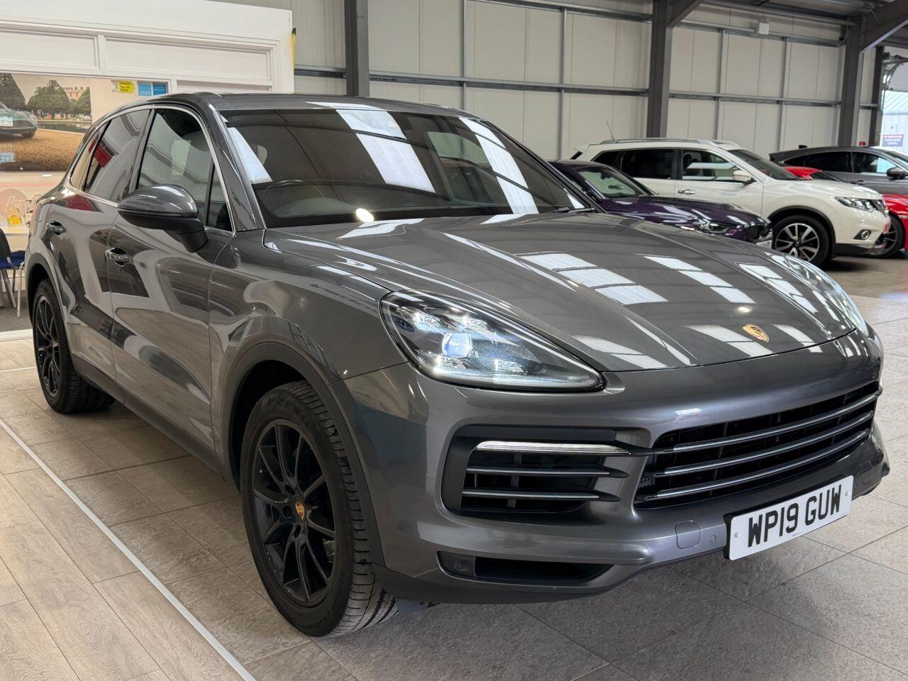 Porsche Cayenne view 12