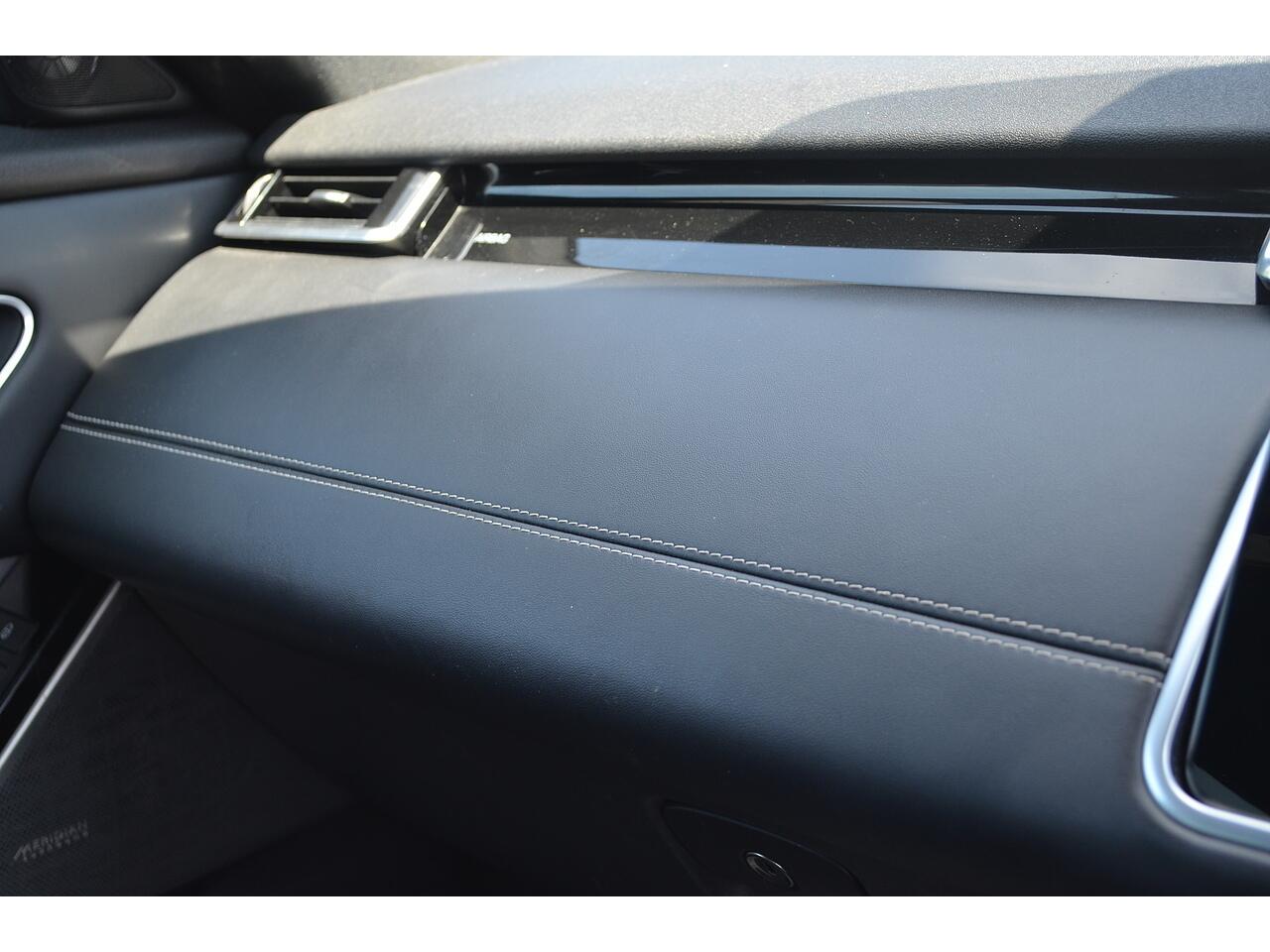 Land Rover Range Rover Velar view 23