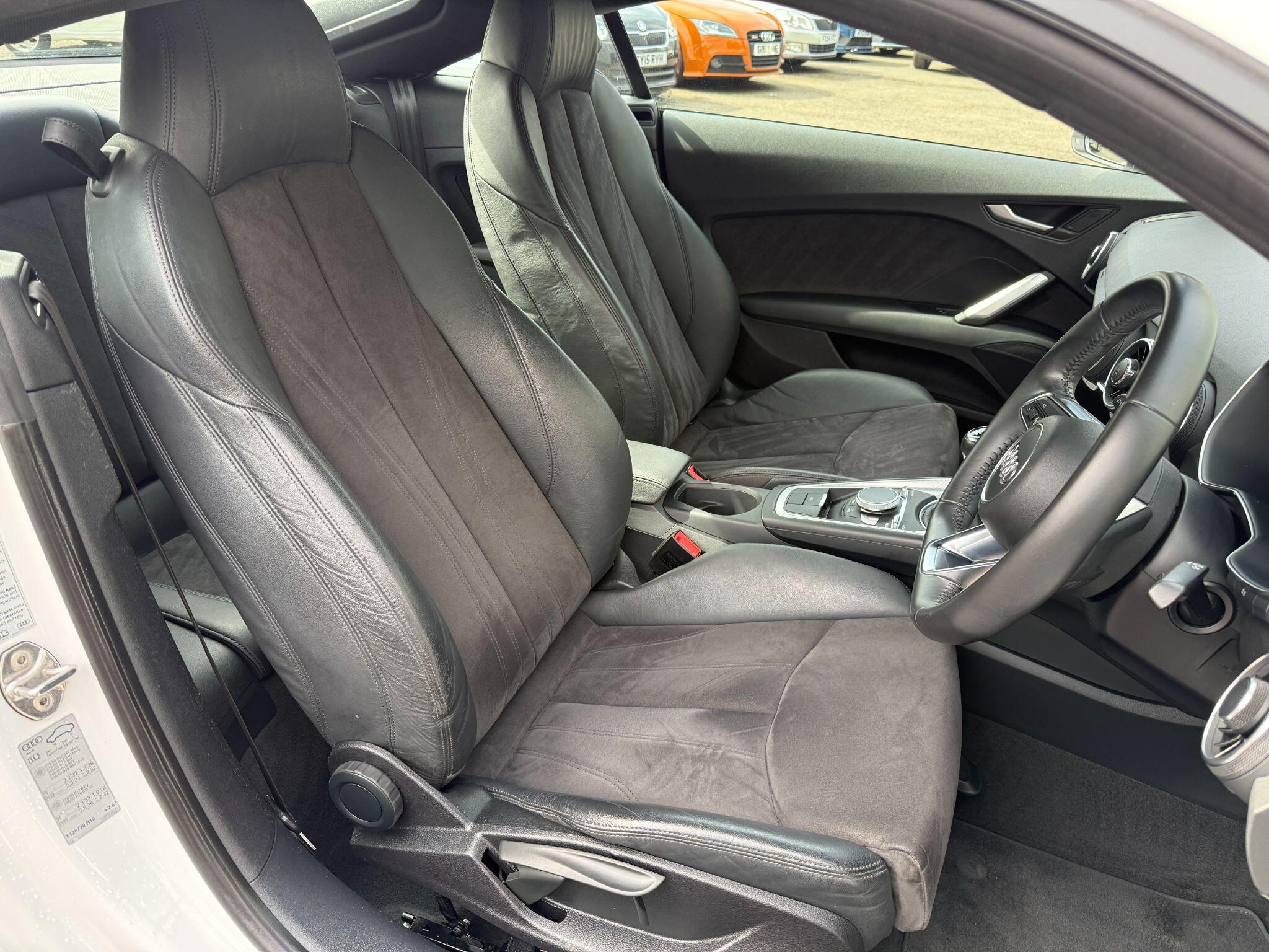 Audi TT view 16