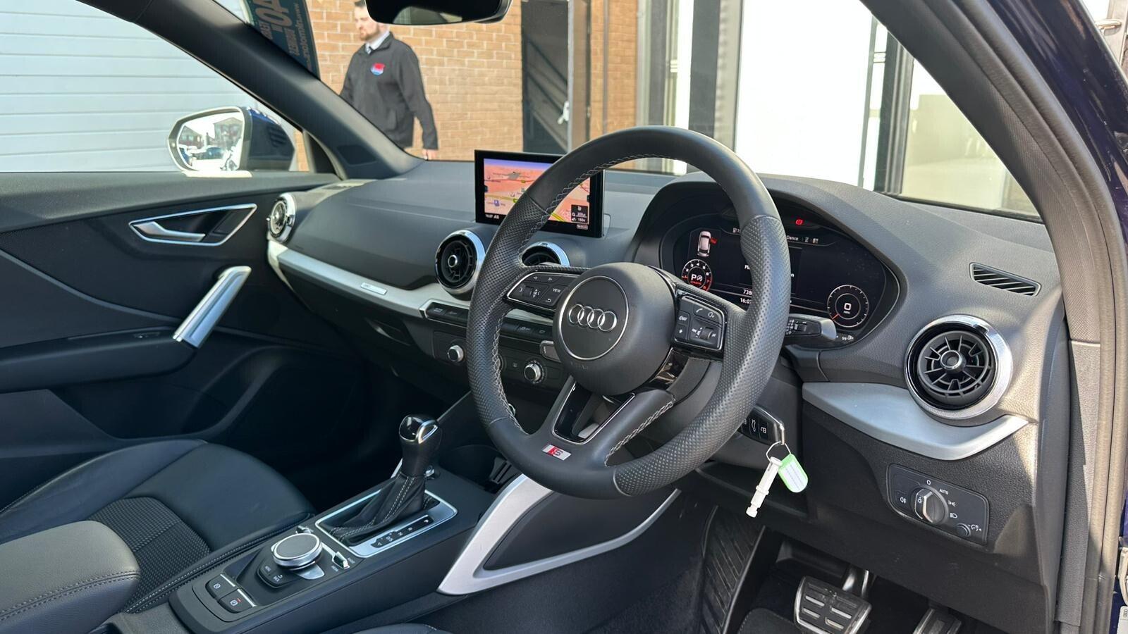 Audi Q2 view 30