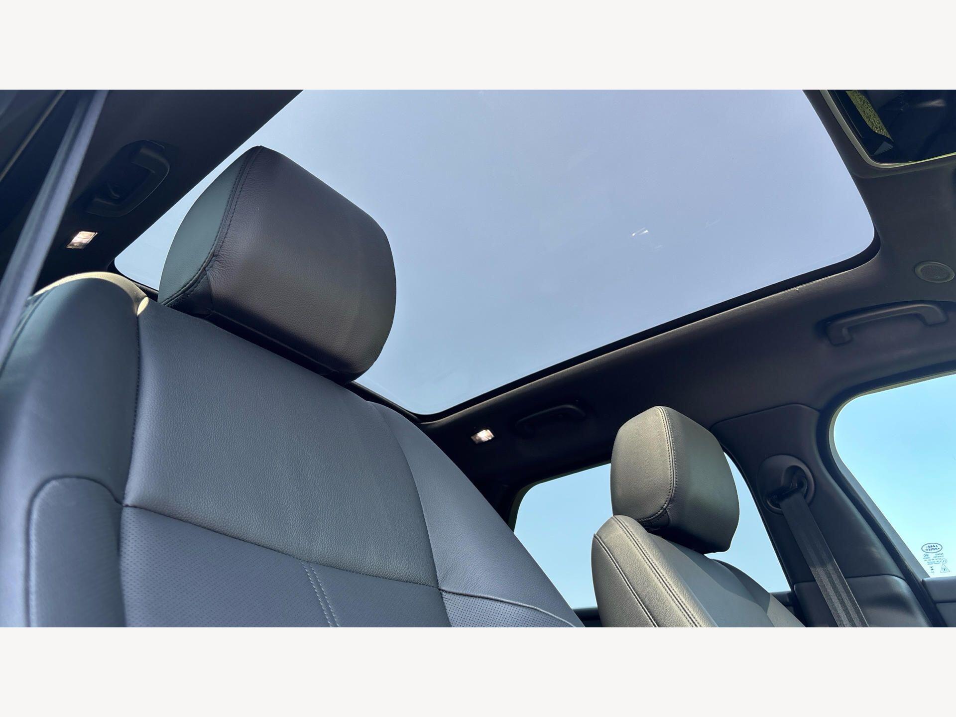Land Rover Range Rover Velar view 24