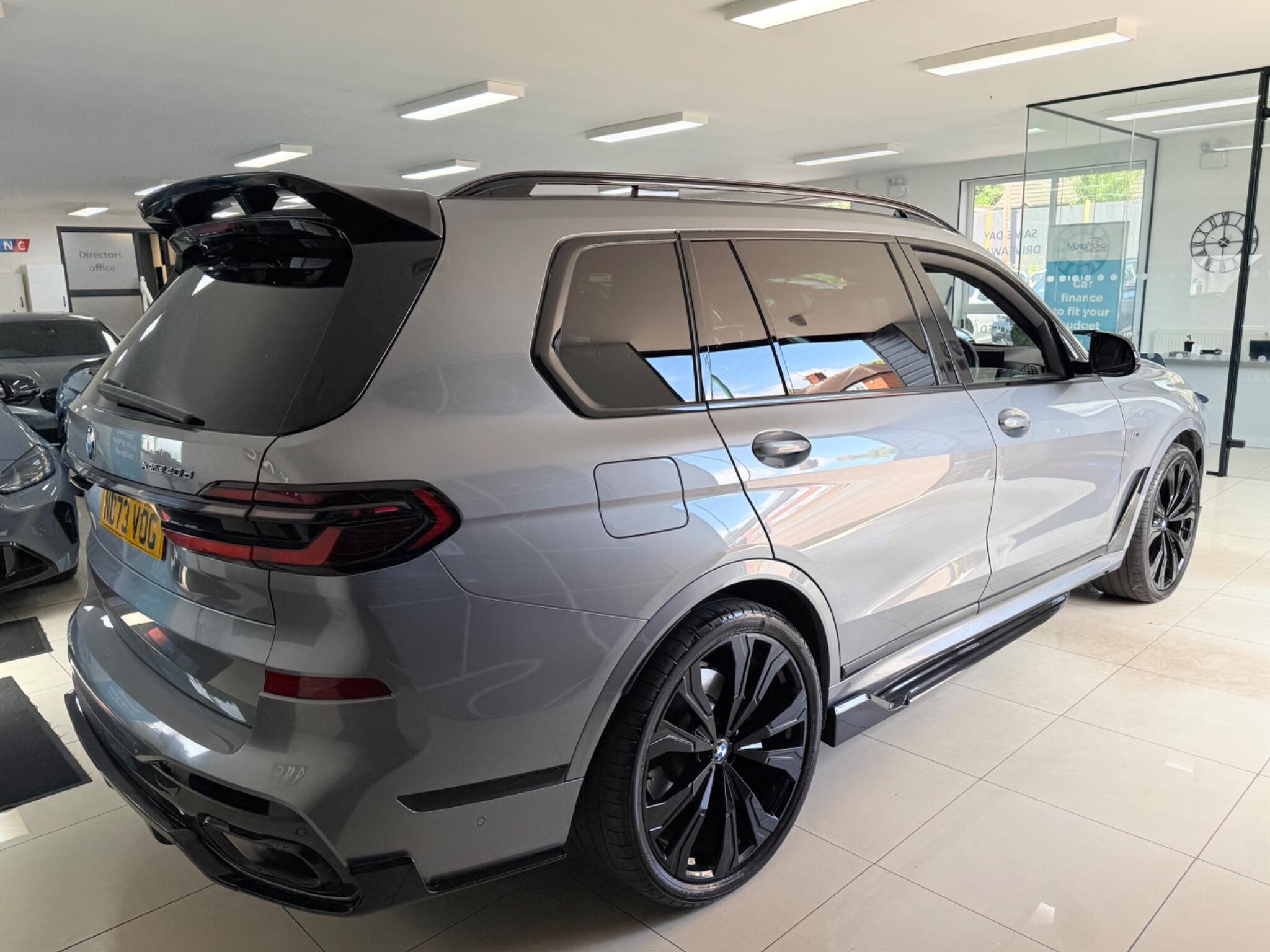 BMW X7 view 35