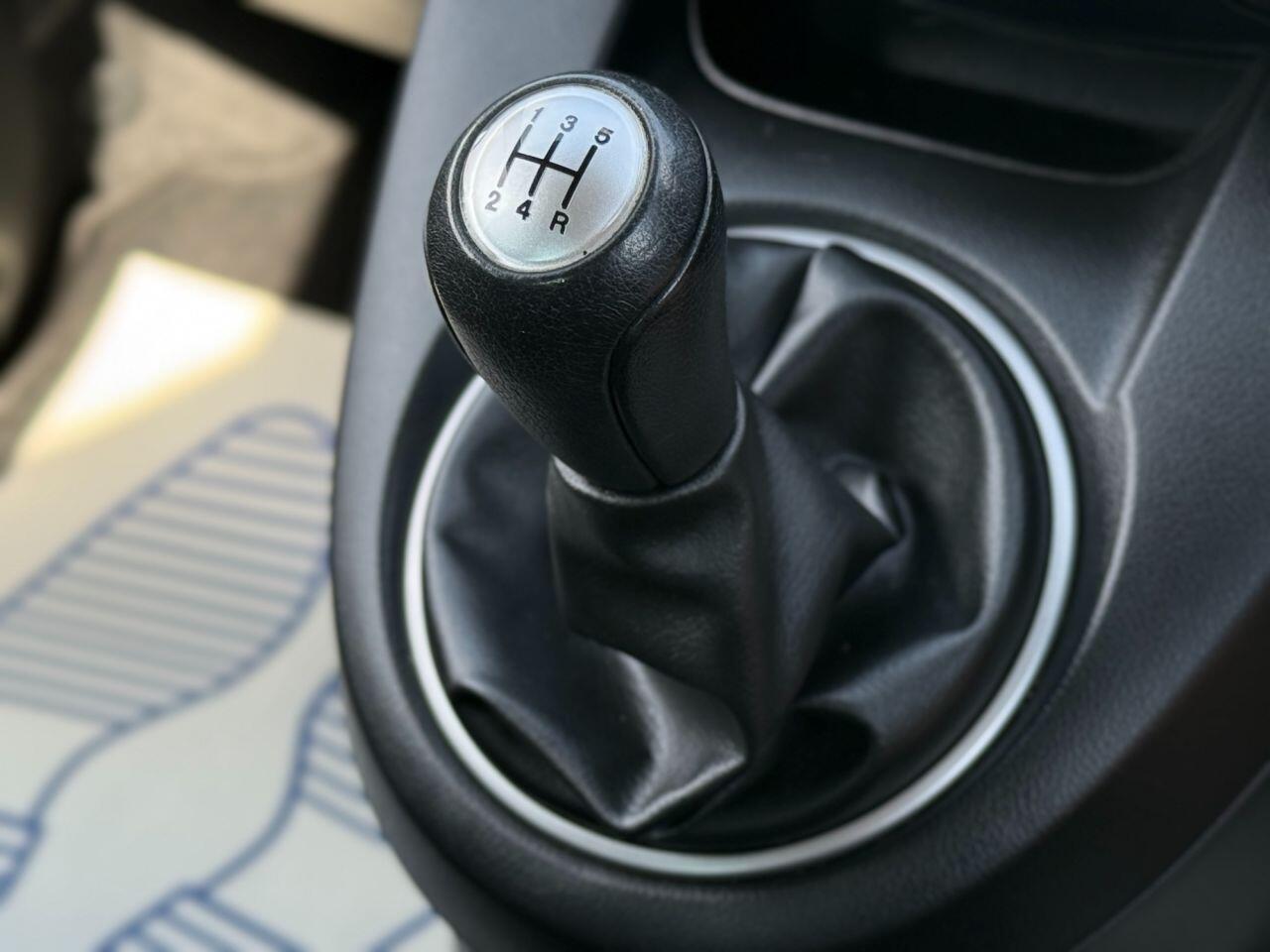 Mazda Mazda2 view 22
