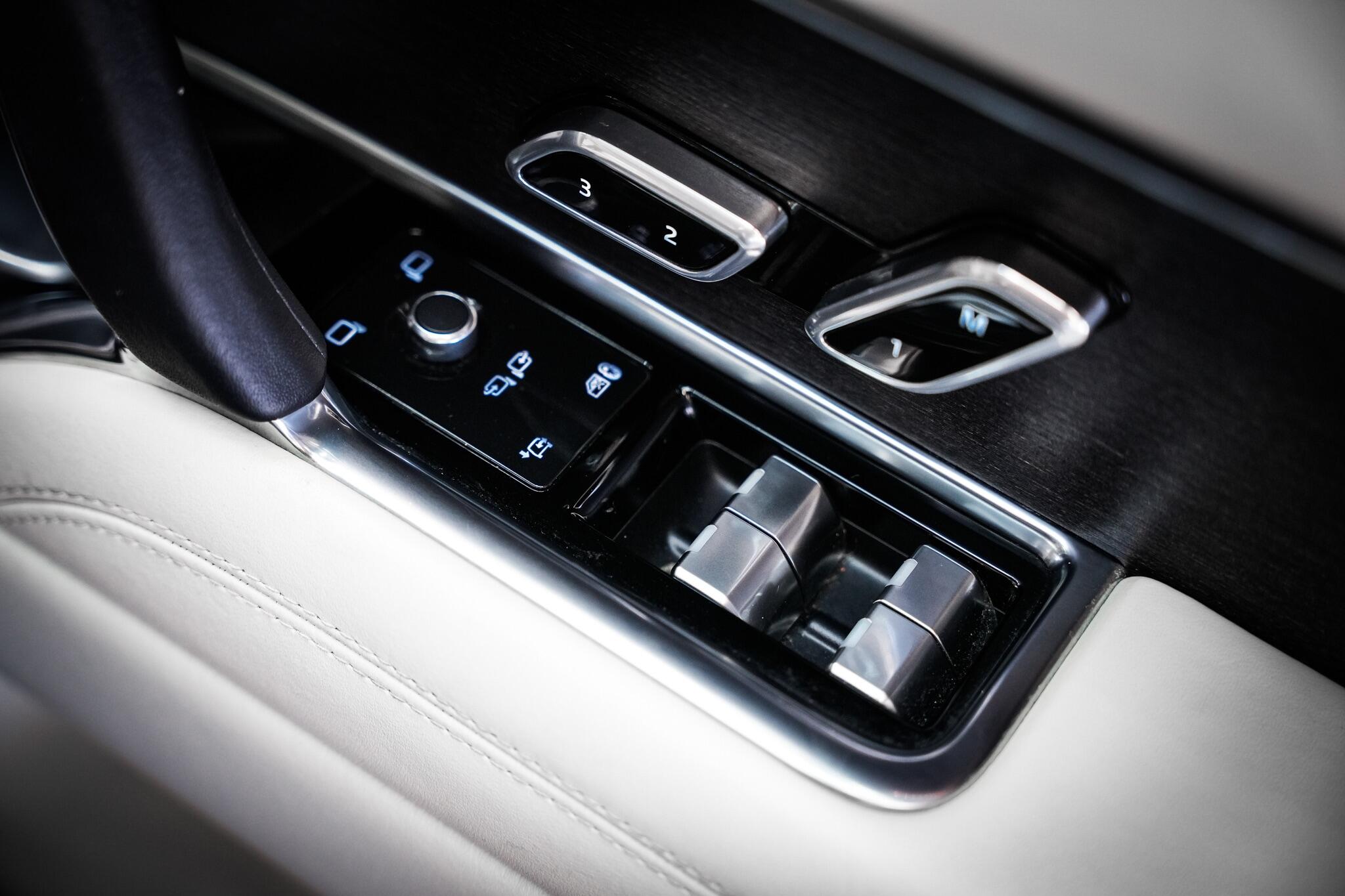 Land Rover Range Rover view 54