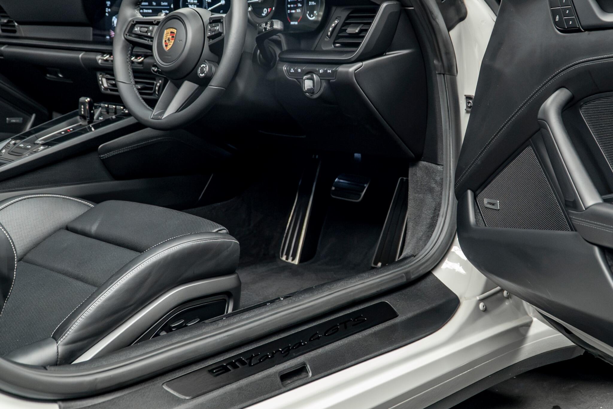 Porsche 911 view 46