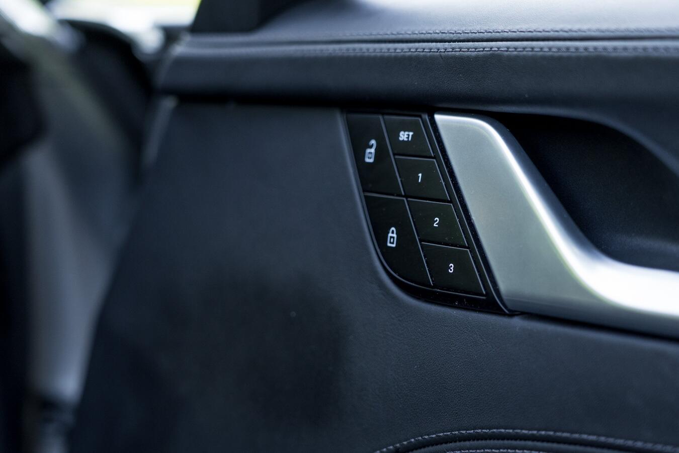 Porsche 911 view 49