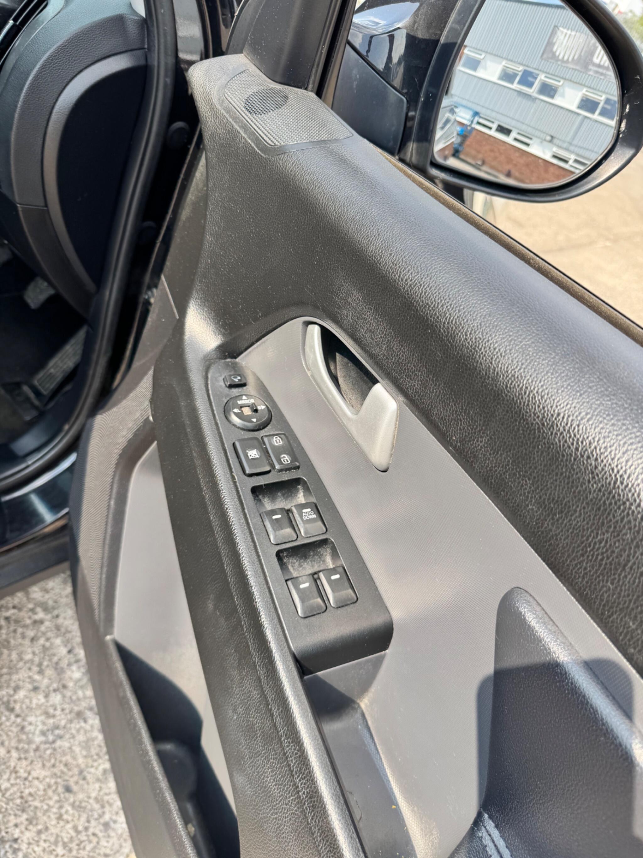Kia Sportage view 33