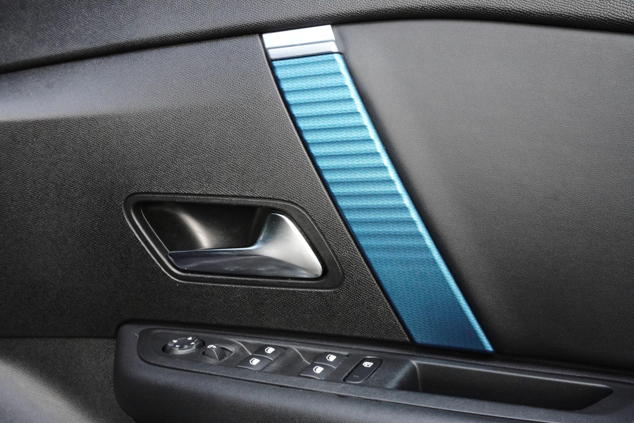 Citroen e-C4 view 17