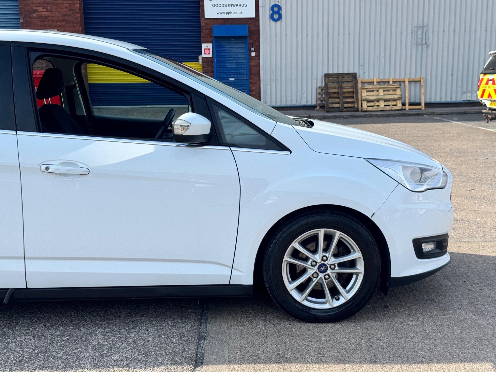 Ford C-Max view 14