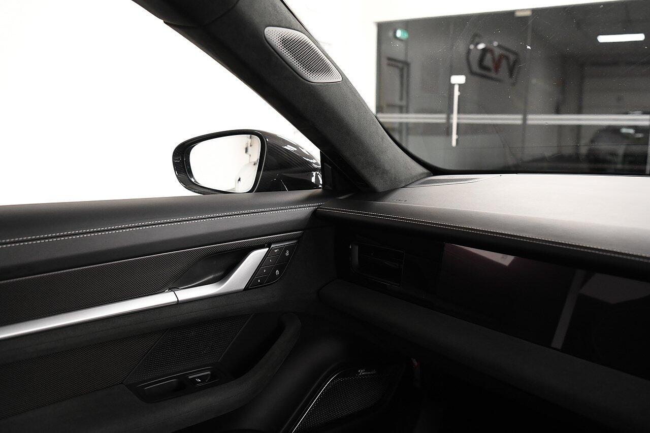 Porsche Taycan view 14