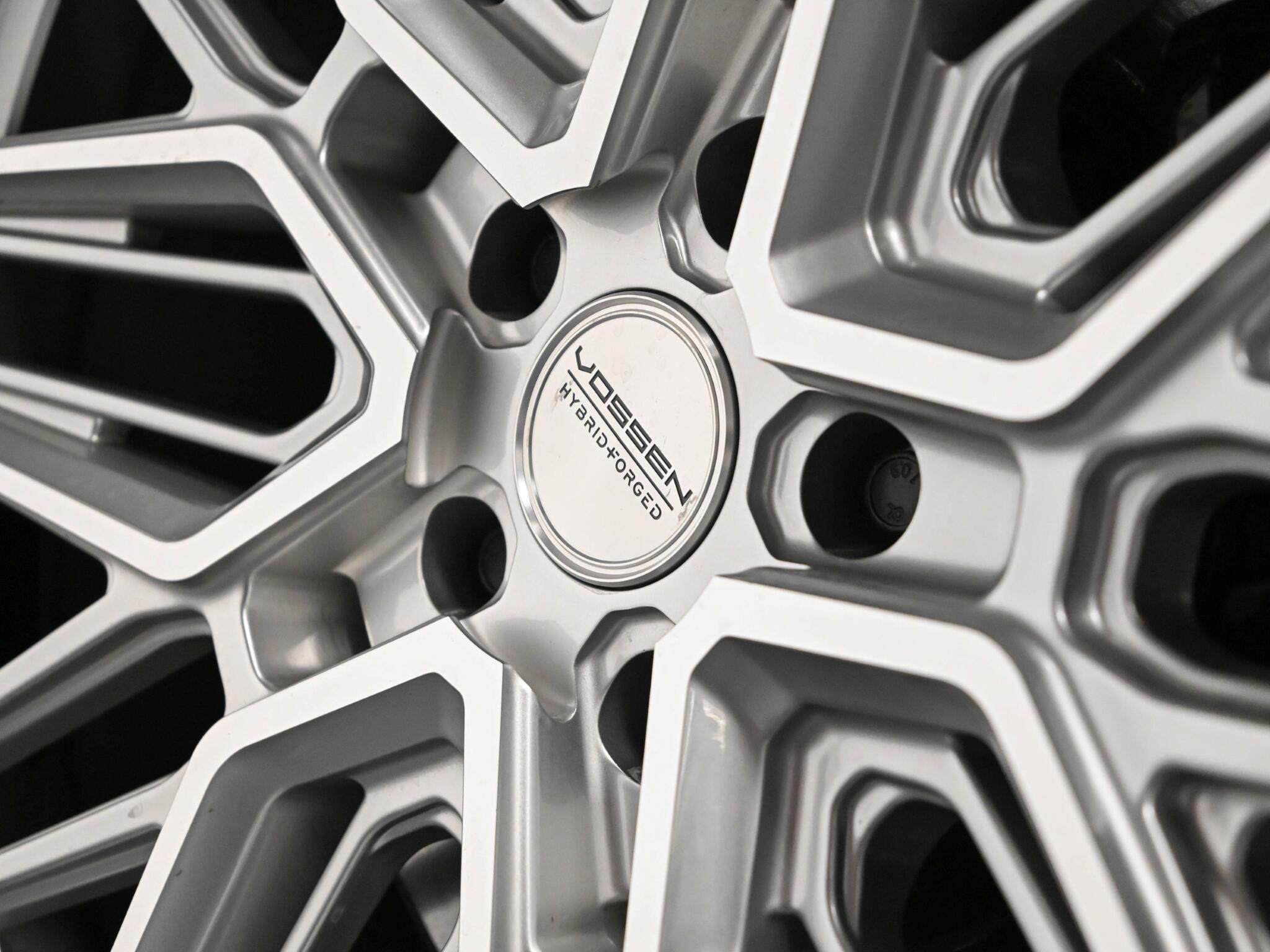Land Rover Range Rover view 32