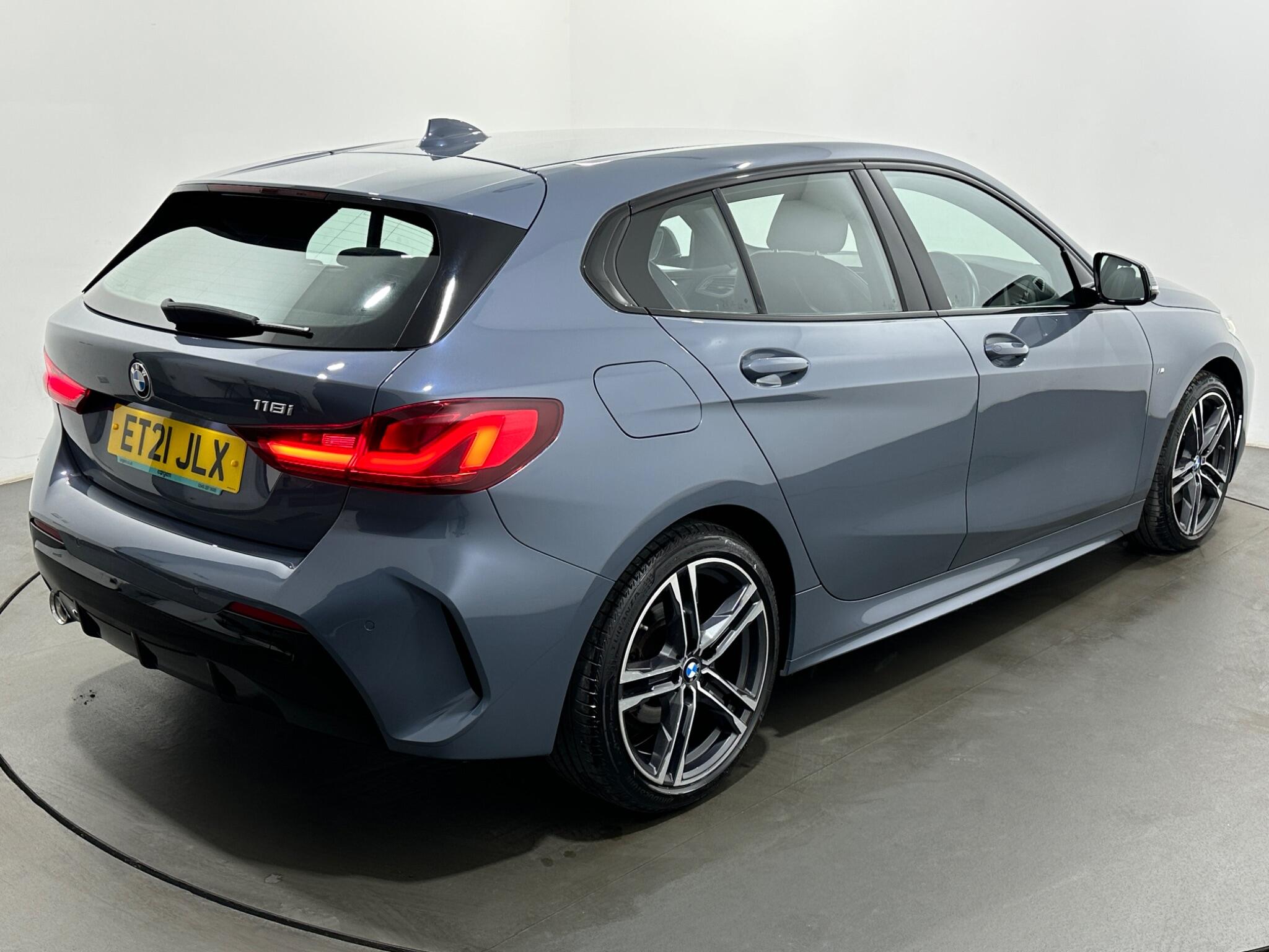 BMW 1 Series view 51