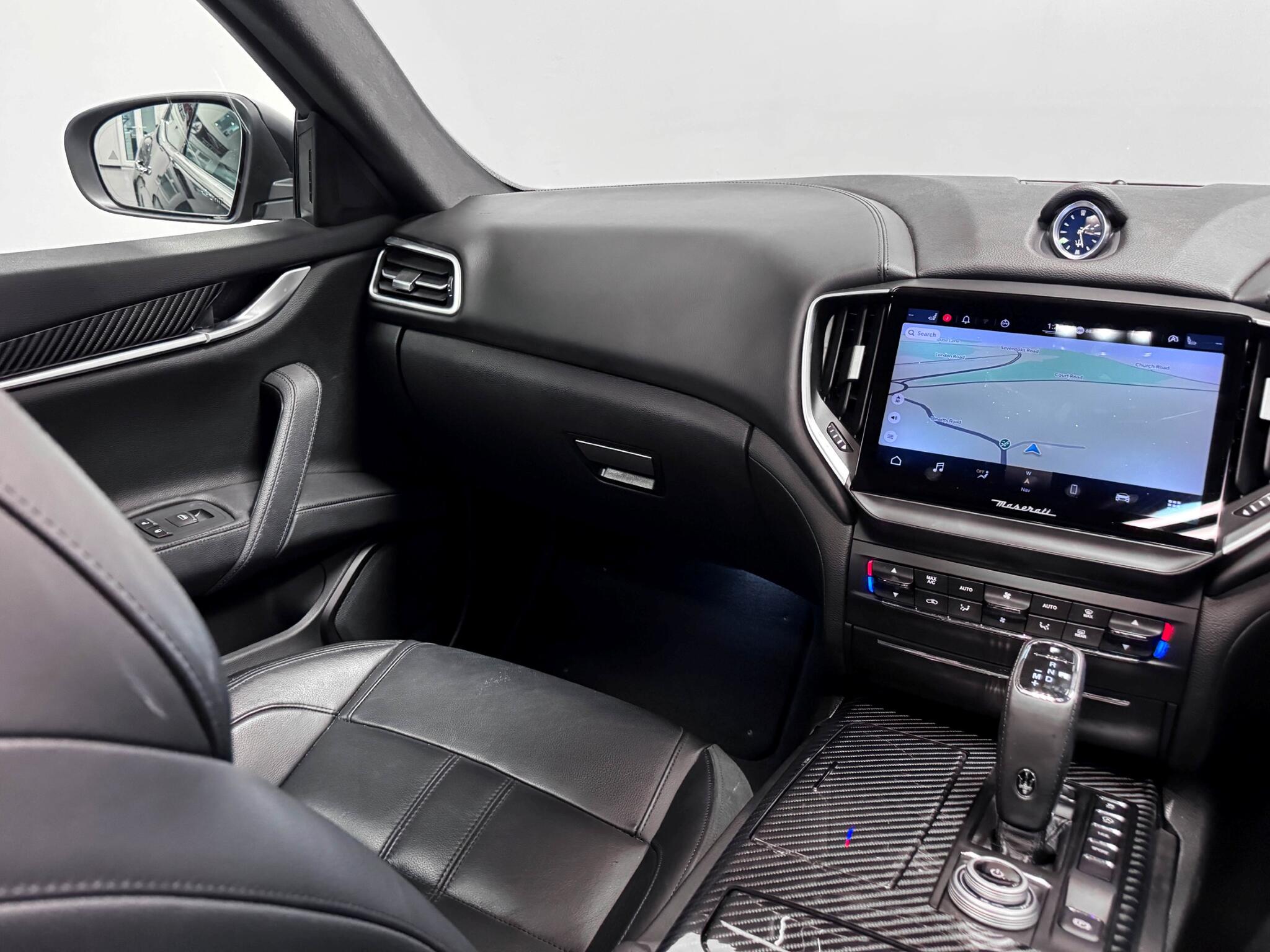 Maserati Ghibli view 13