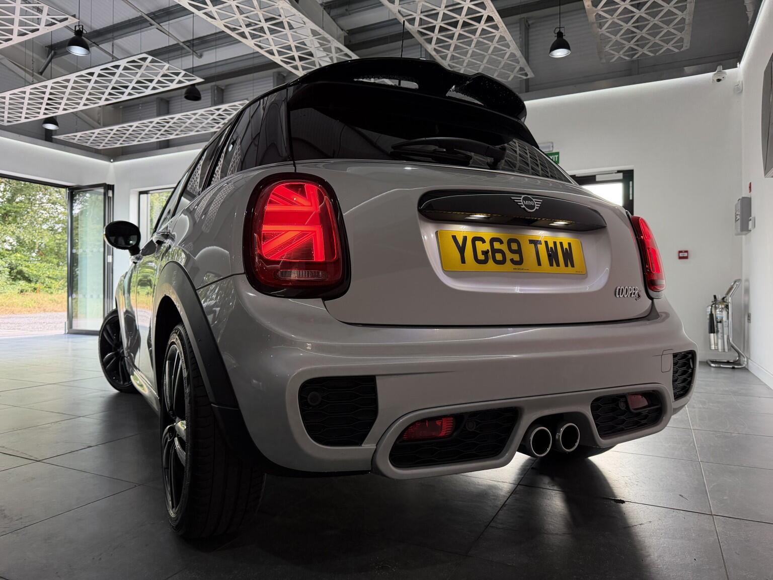 Mini Cooper view 8