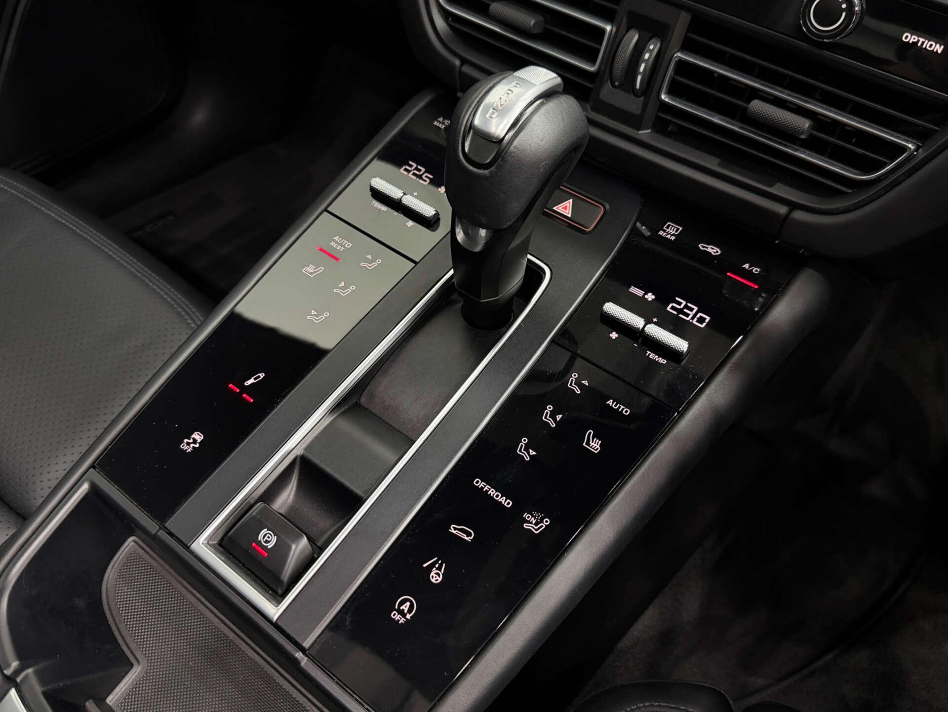 Porsche Macan view 49