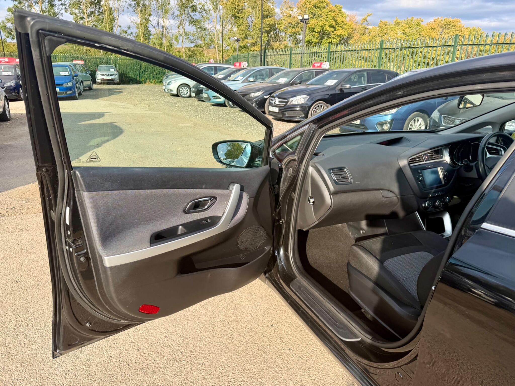 Kia Ceed view 38