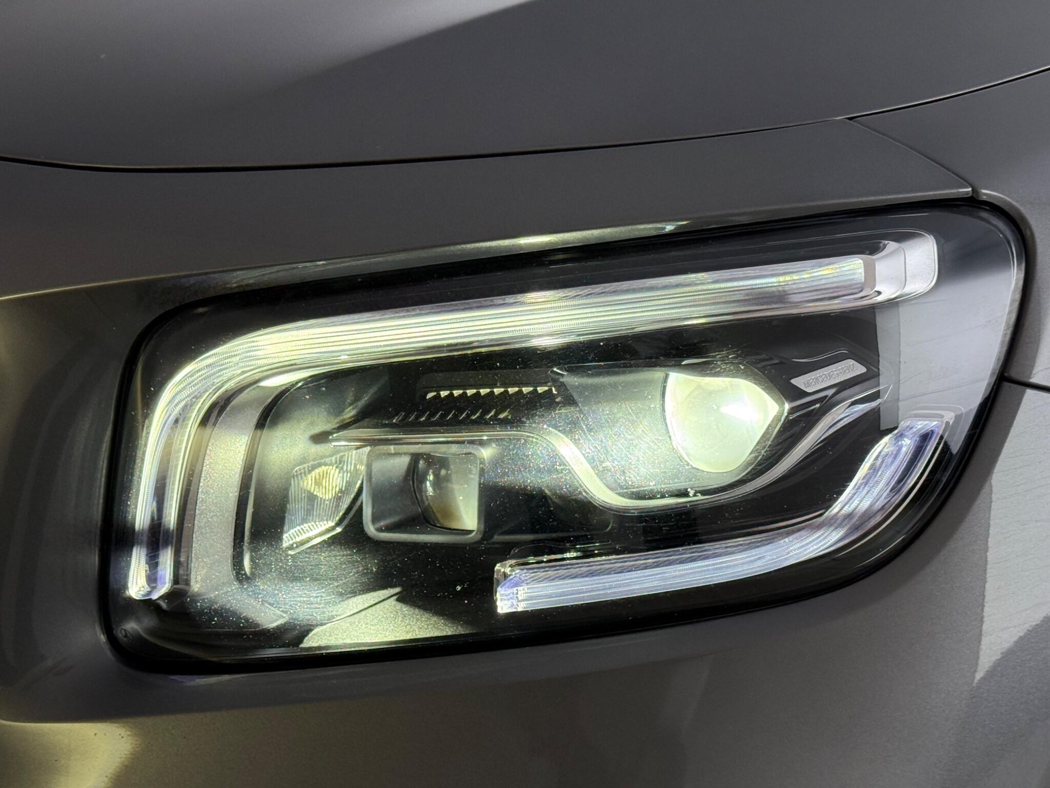 Mercedes-Benz GLB view 12