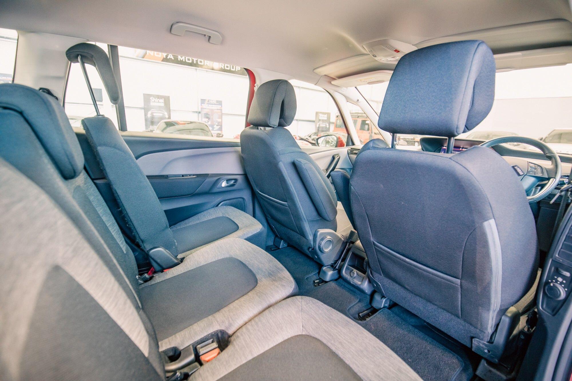 Citroen Grand C4 Spacetourer view 11