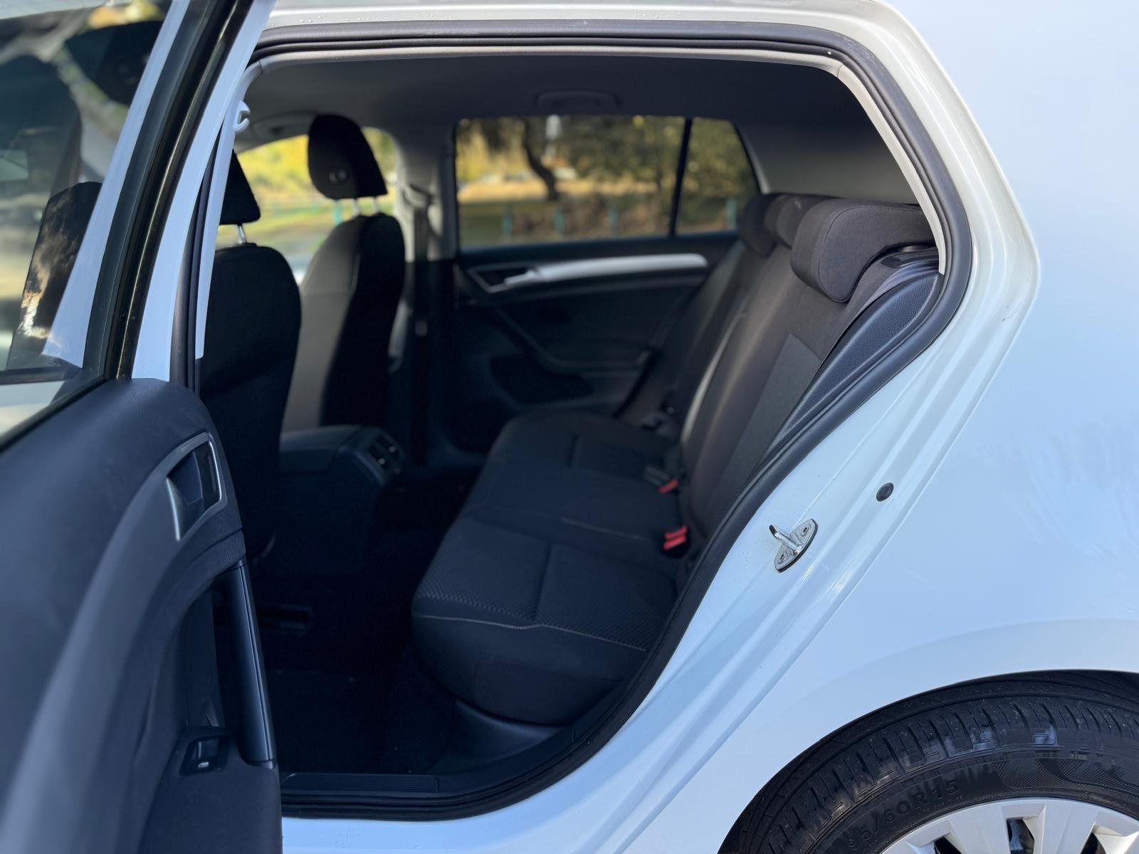 Volkswagen Golf view 36