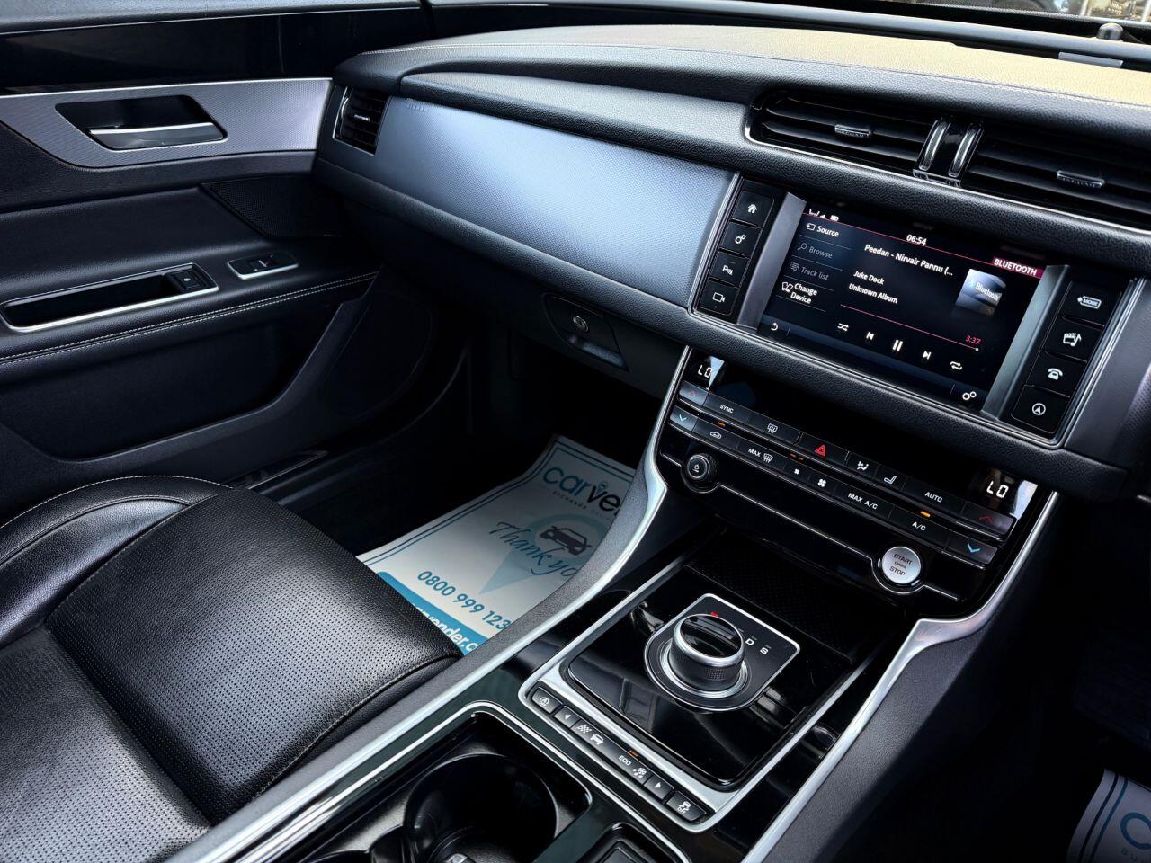 Jaguar XF view 26