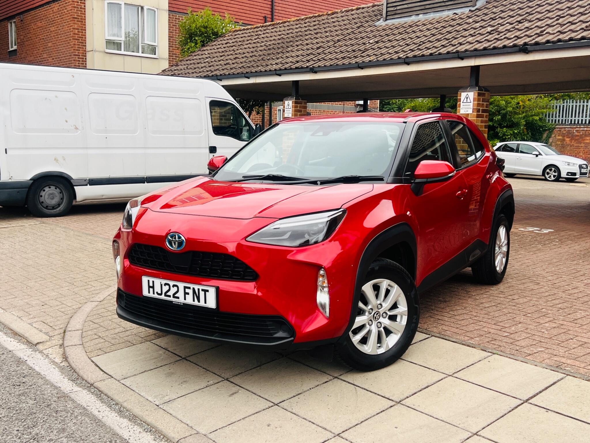 Toyota Yaris Cross view 3
