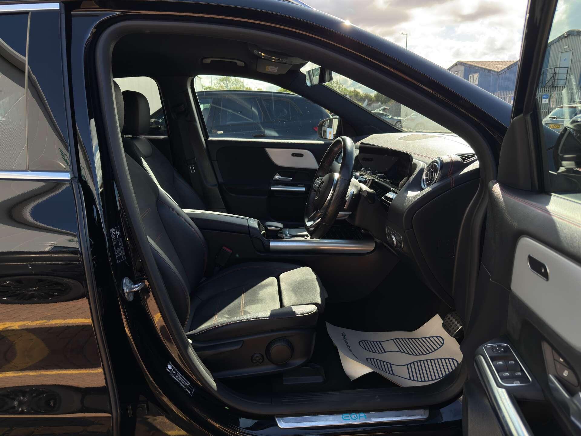 Mercedes-Benz EQA view 30