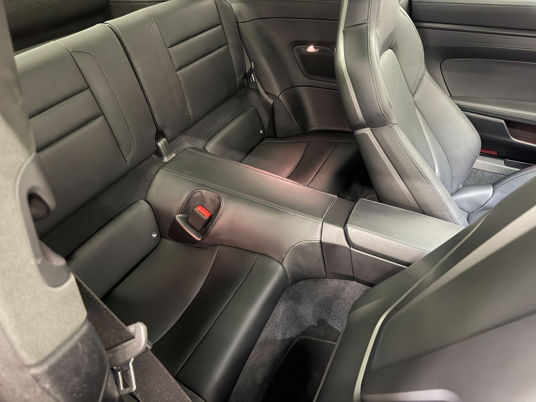 Porsche 911 view 14