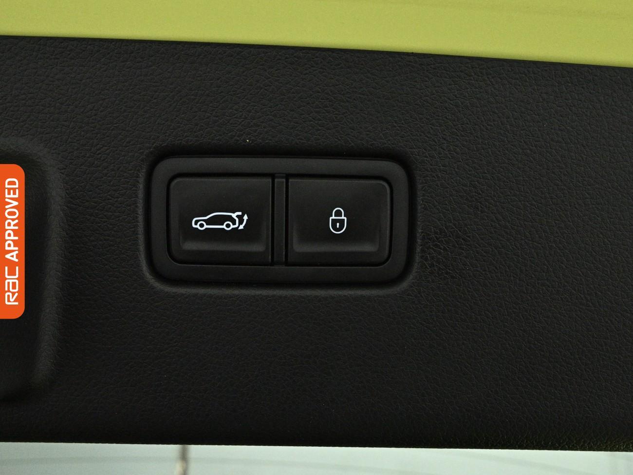 Genesis GV60 view 16