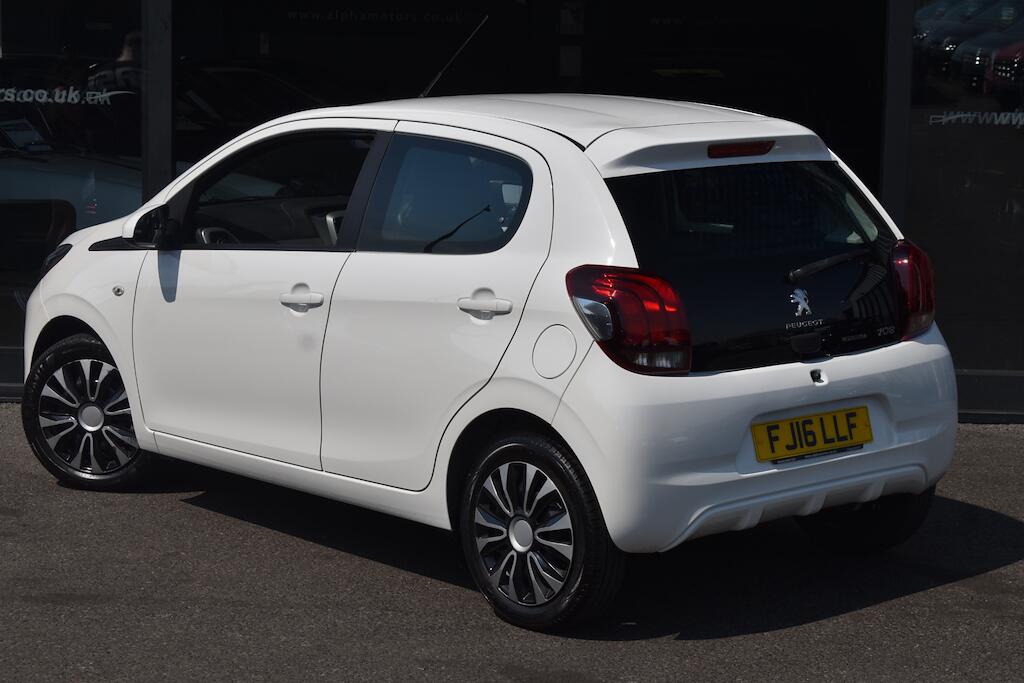 Peugeot 108 view 2