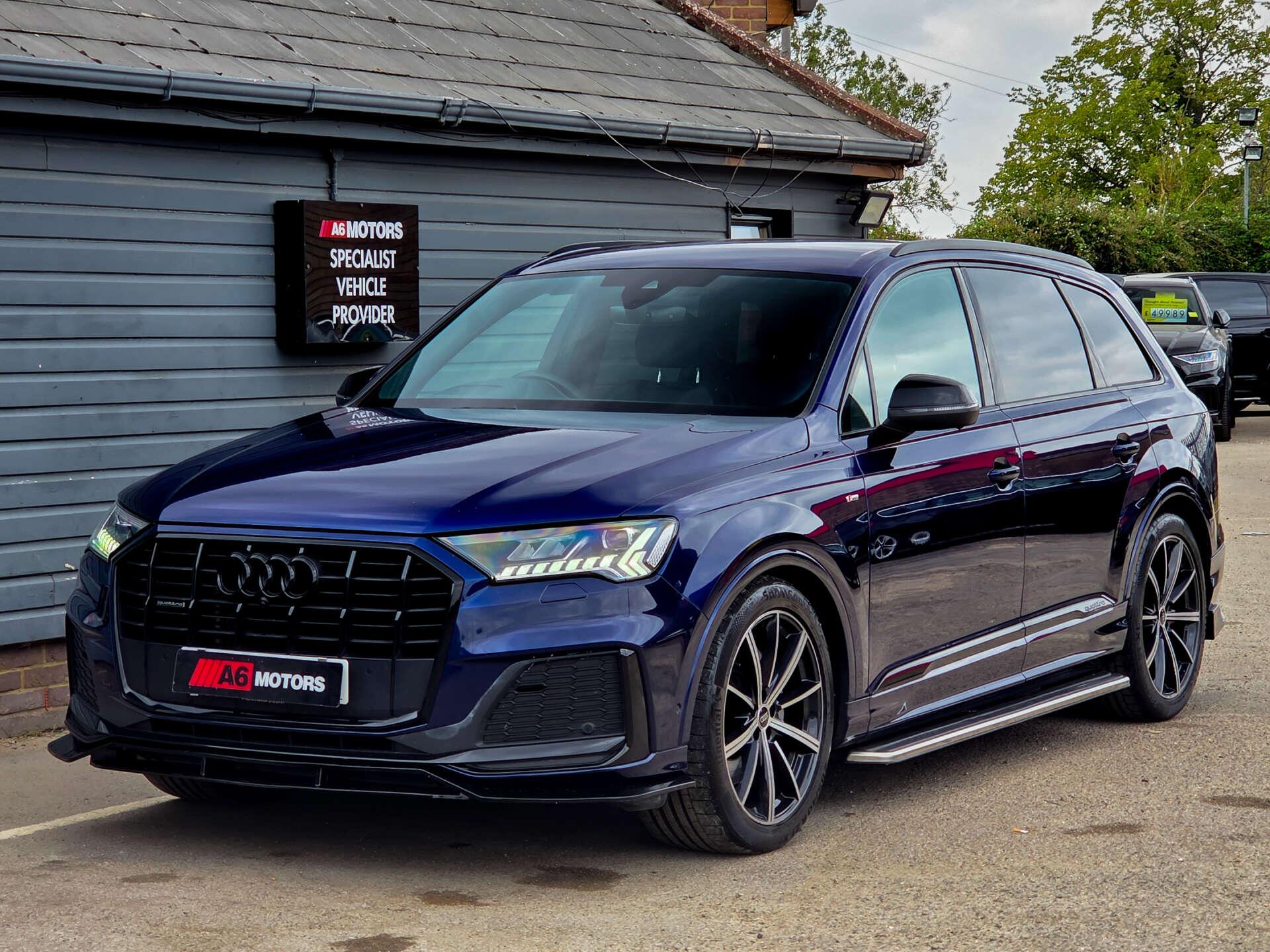 Audi Q7 view 8