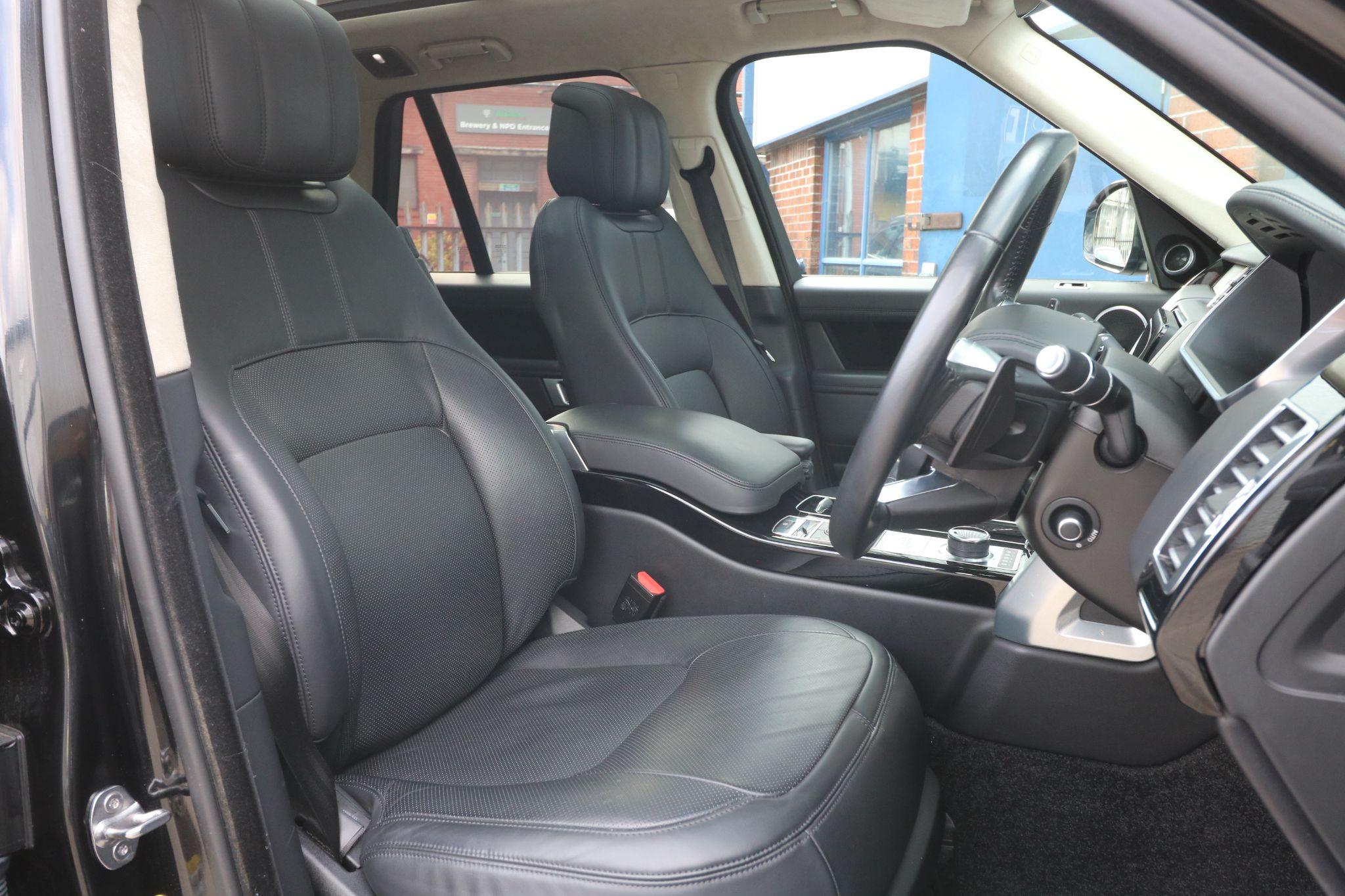 Land Rover Range Rover view 10
