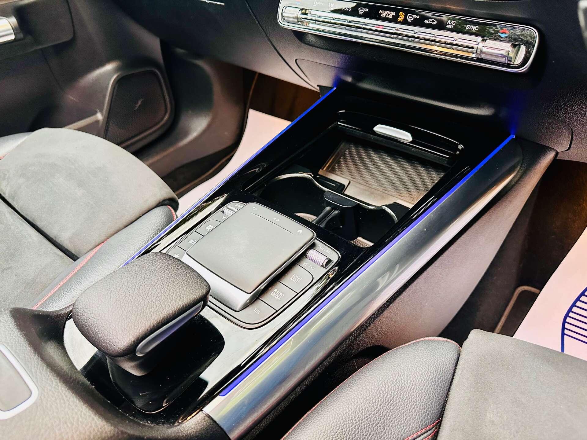 Mercedes-Benz Gla view 15