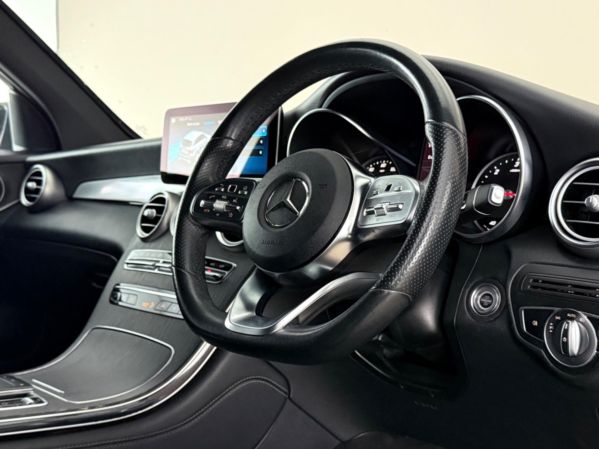 Mercedes-Benz GLC view 3