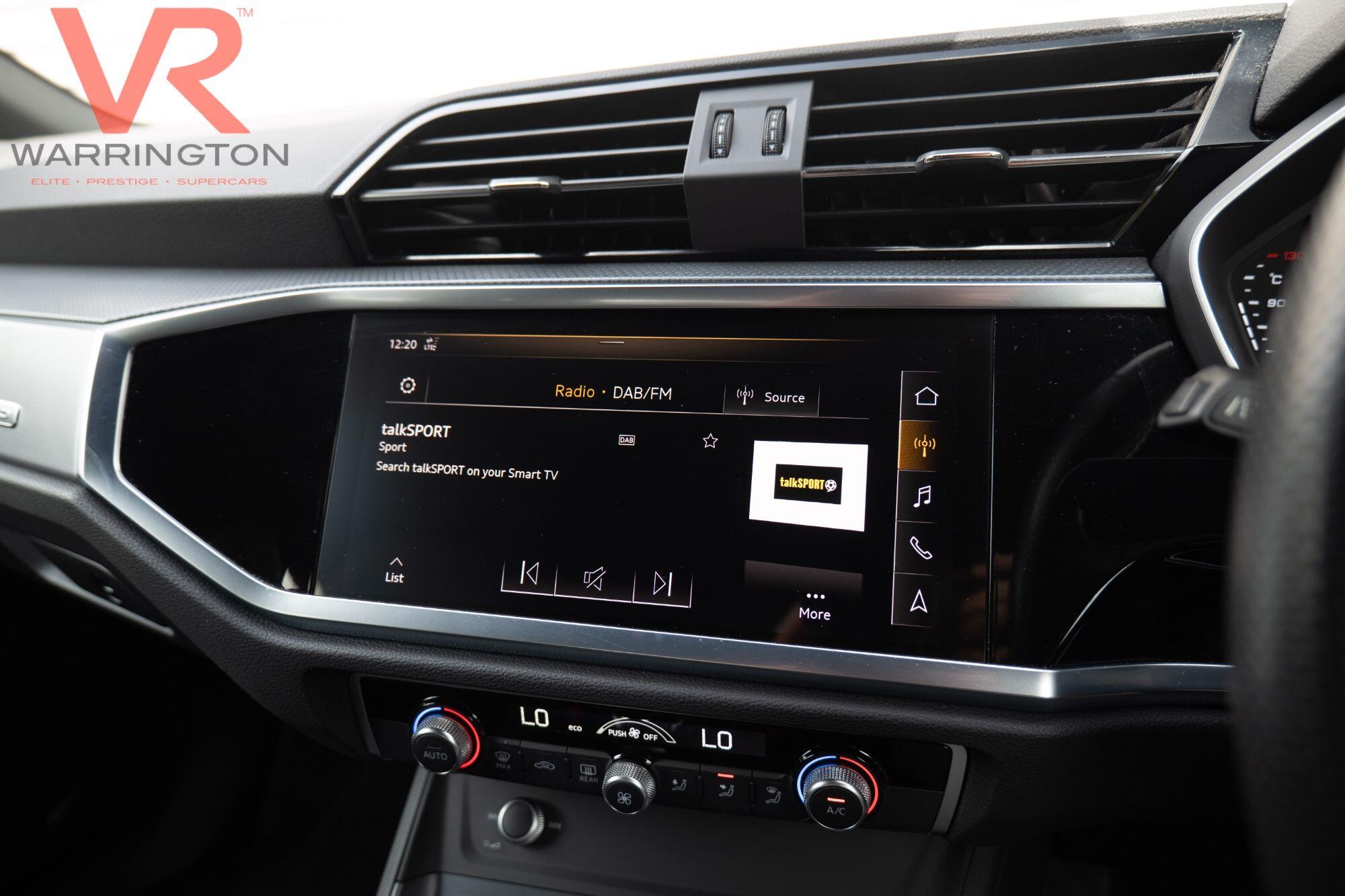 Audi Q3 view 29