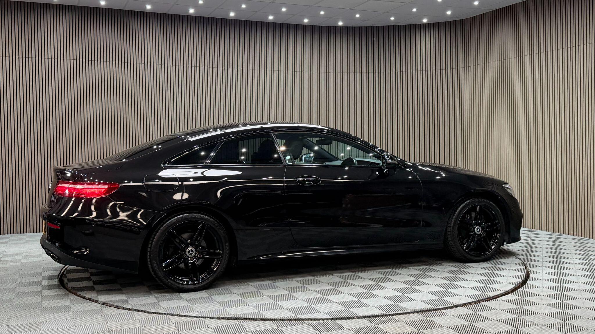 Mercedes-Benz E-Class view 40