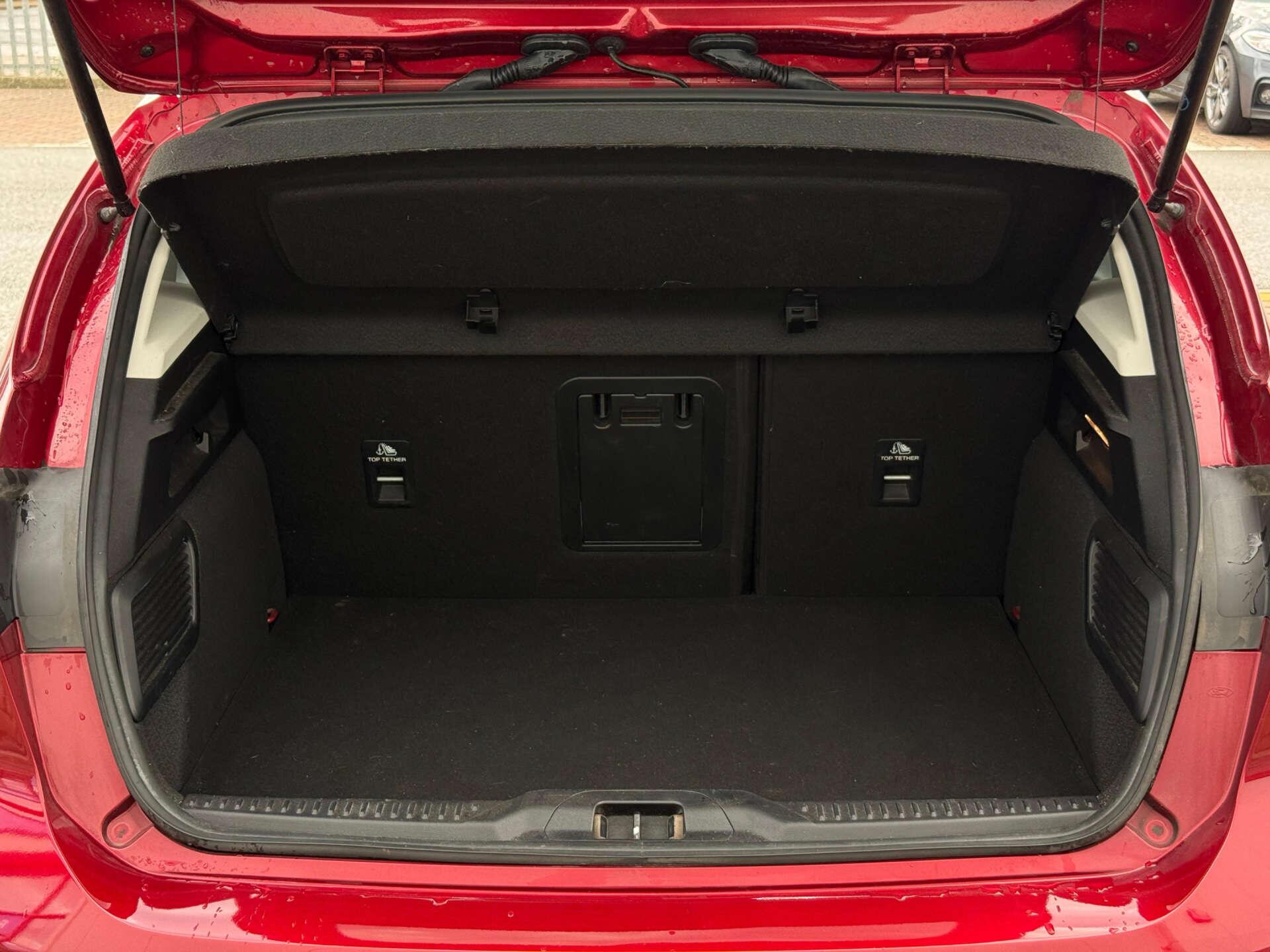 Ford Focus view 36