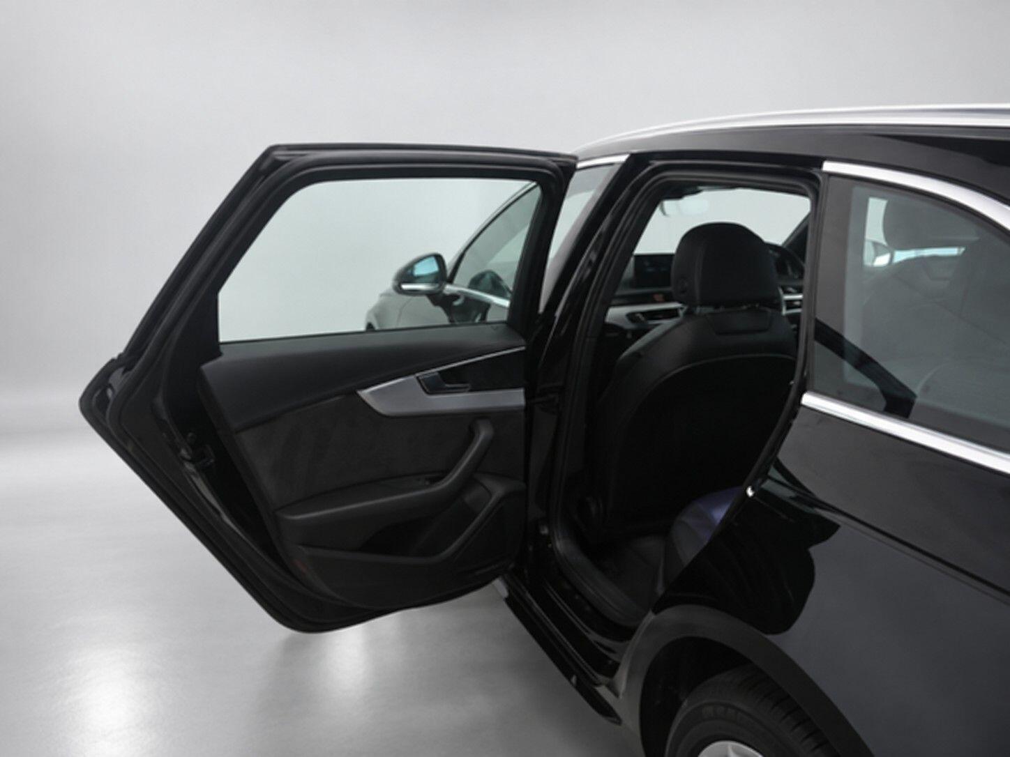 Audi A4 view 29