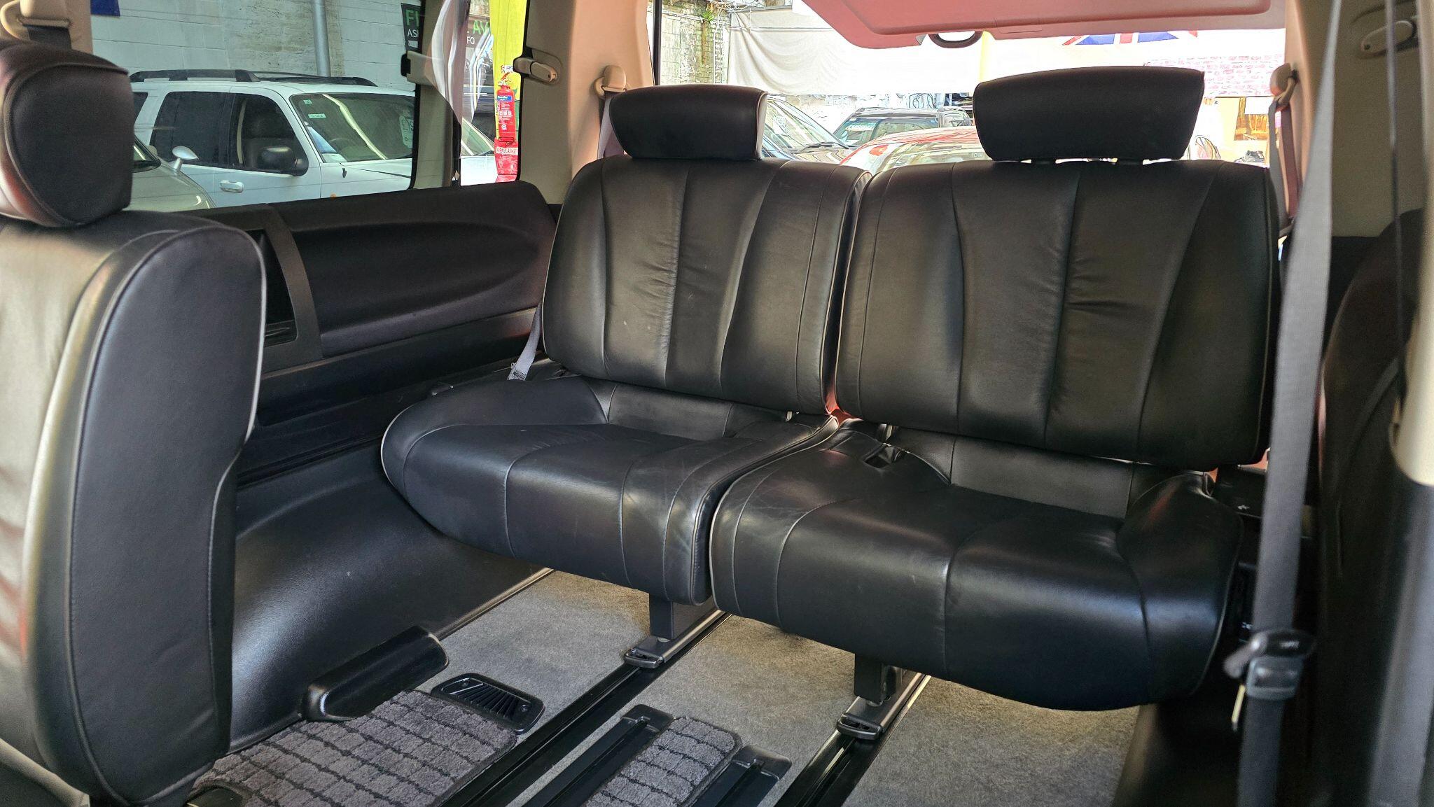 Nissan Elgrand view 14