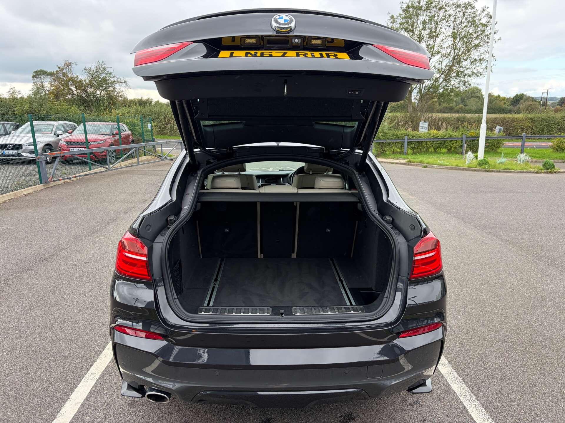 BMW X4 view 24