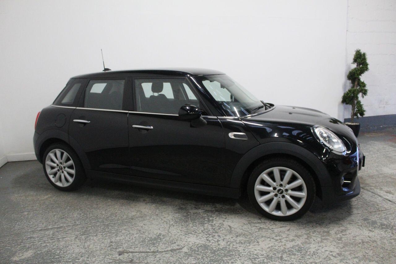 Mini Hatch view 4