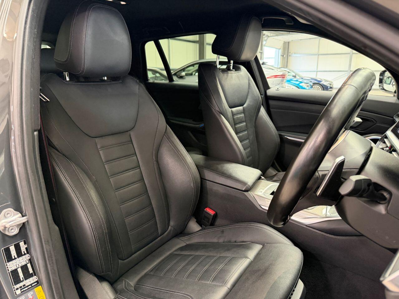 BMW 3 Series view 4
