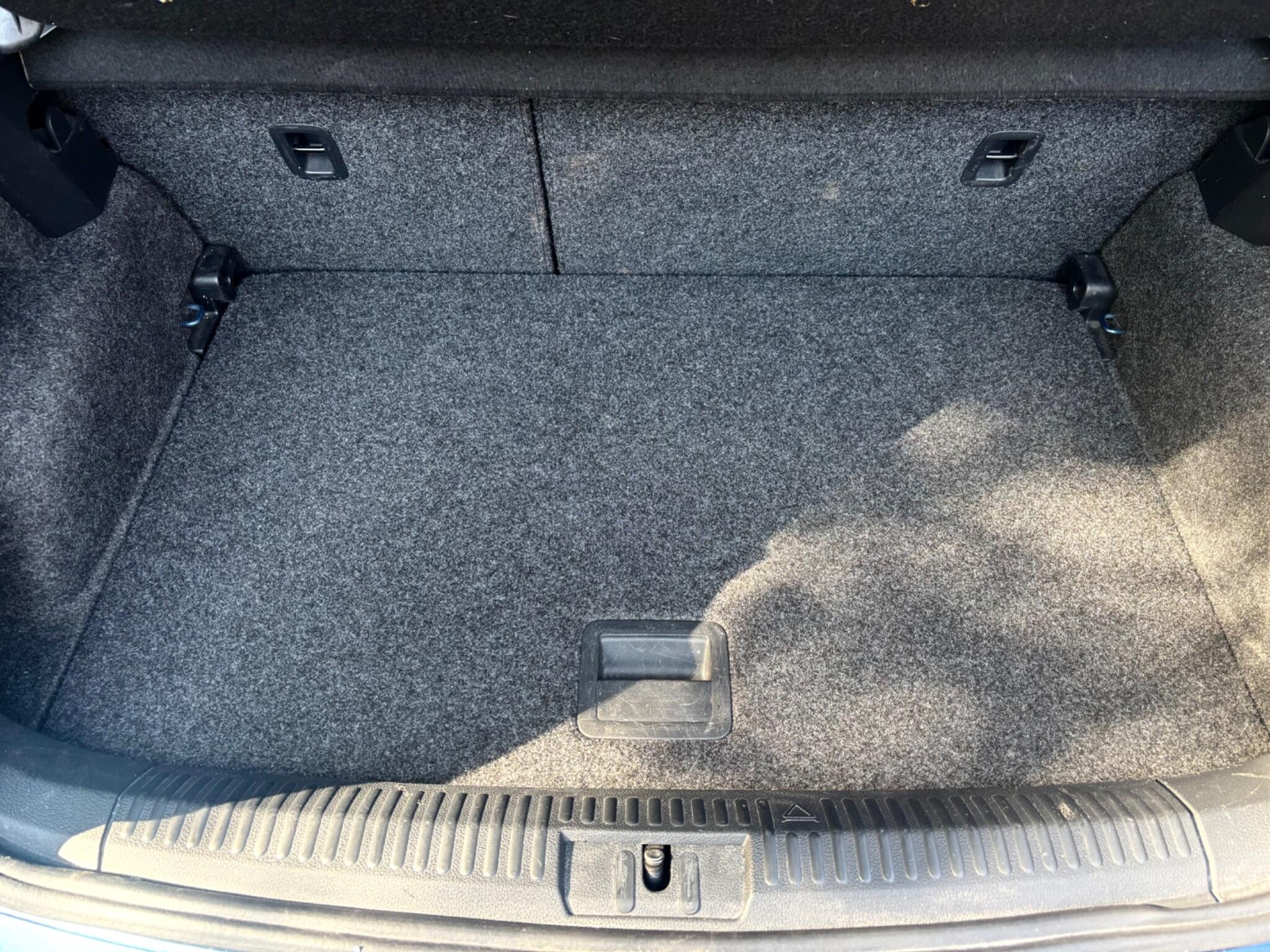 Volkswagen Polo view 20