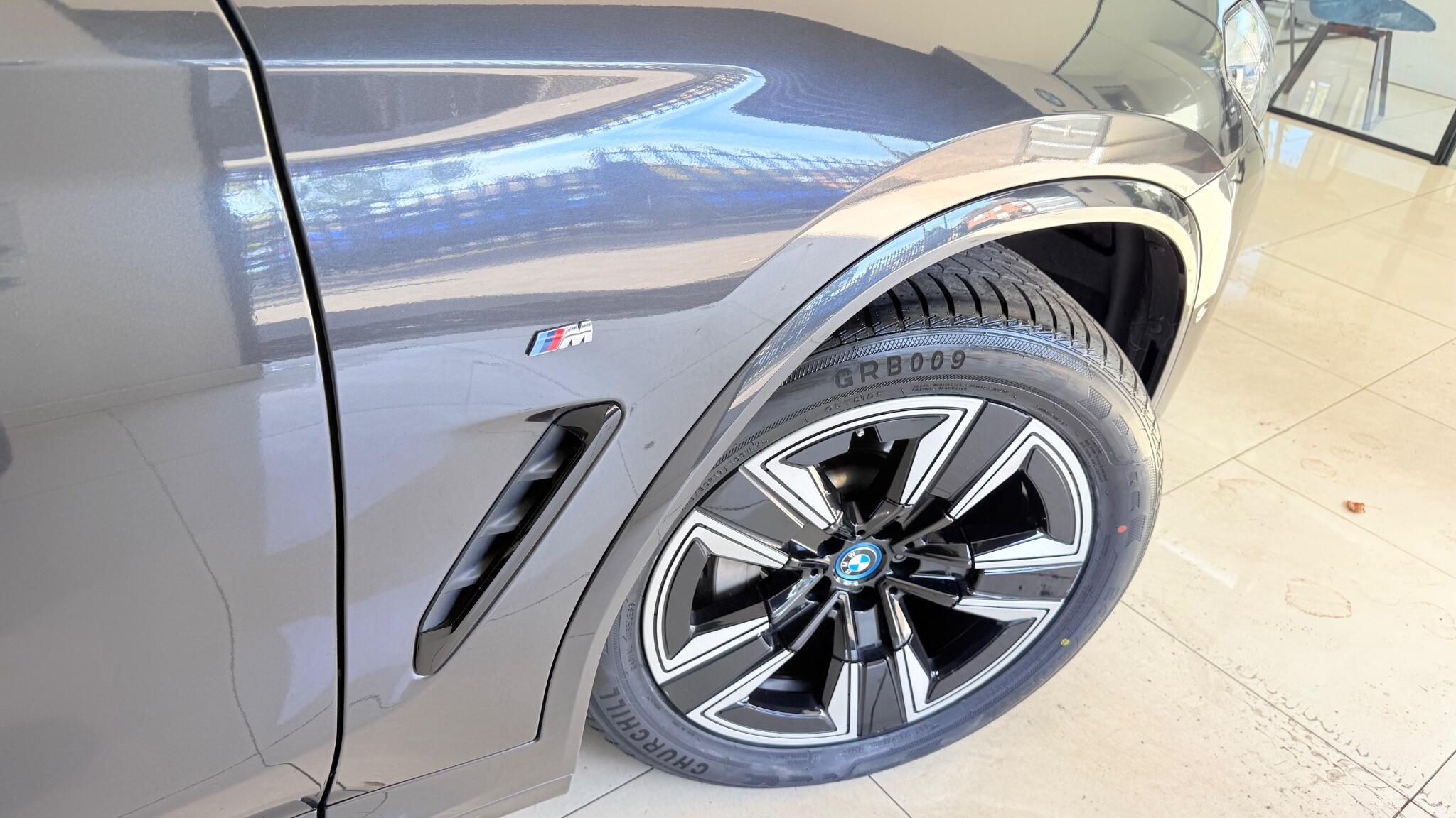BMW Ix3 view 25