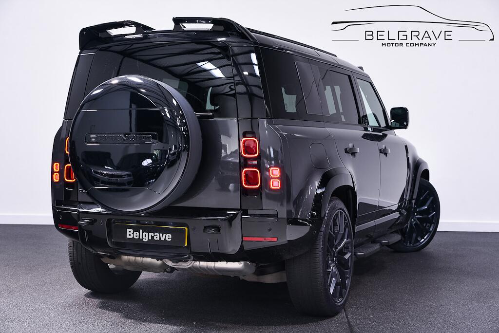 Land Rover Defender view 3