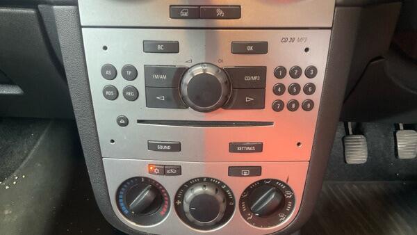 Vauxhall Corsa view 13