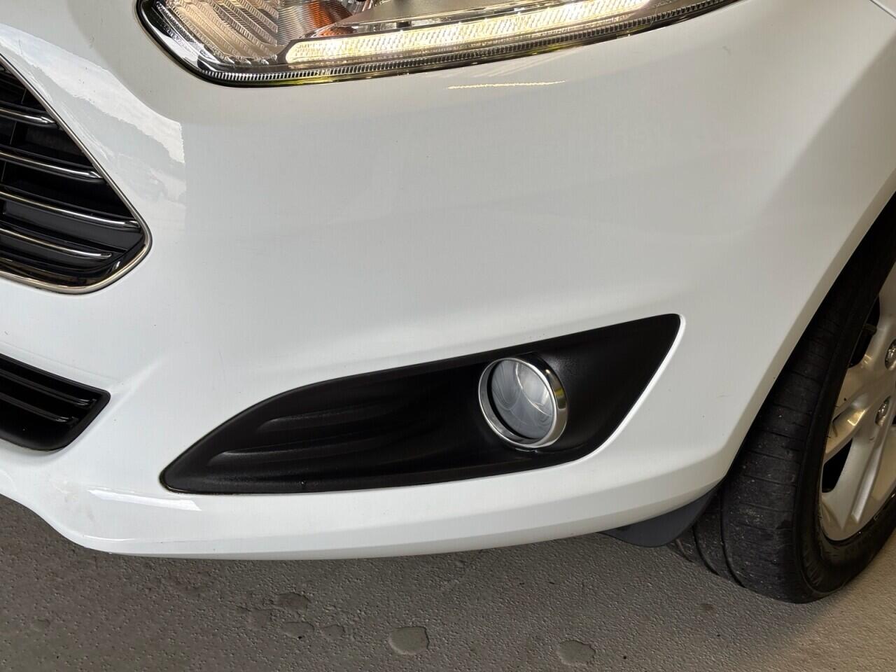 Ford Fiesta view 38