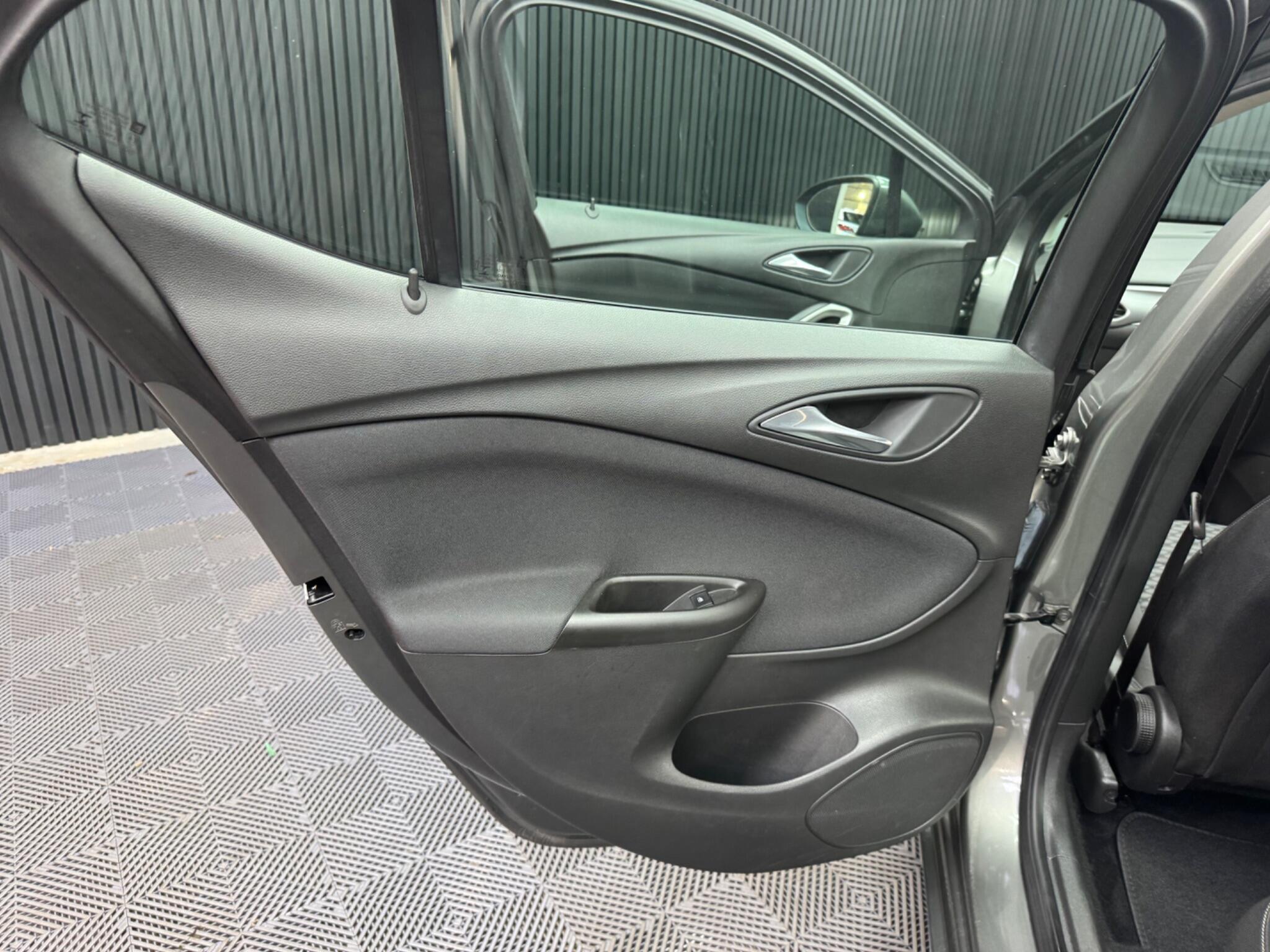 Vauxhall Astra view 36