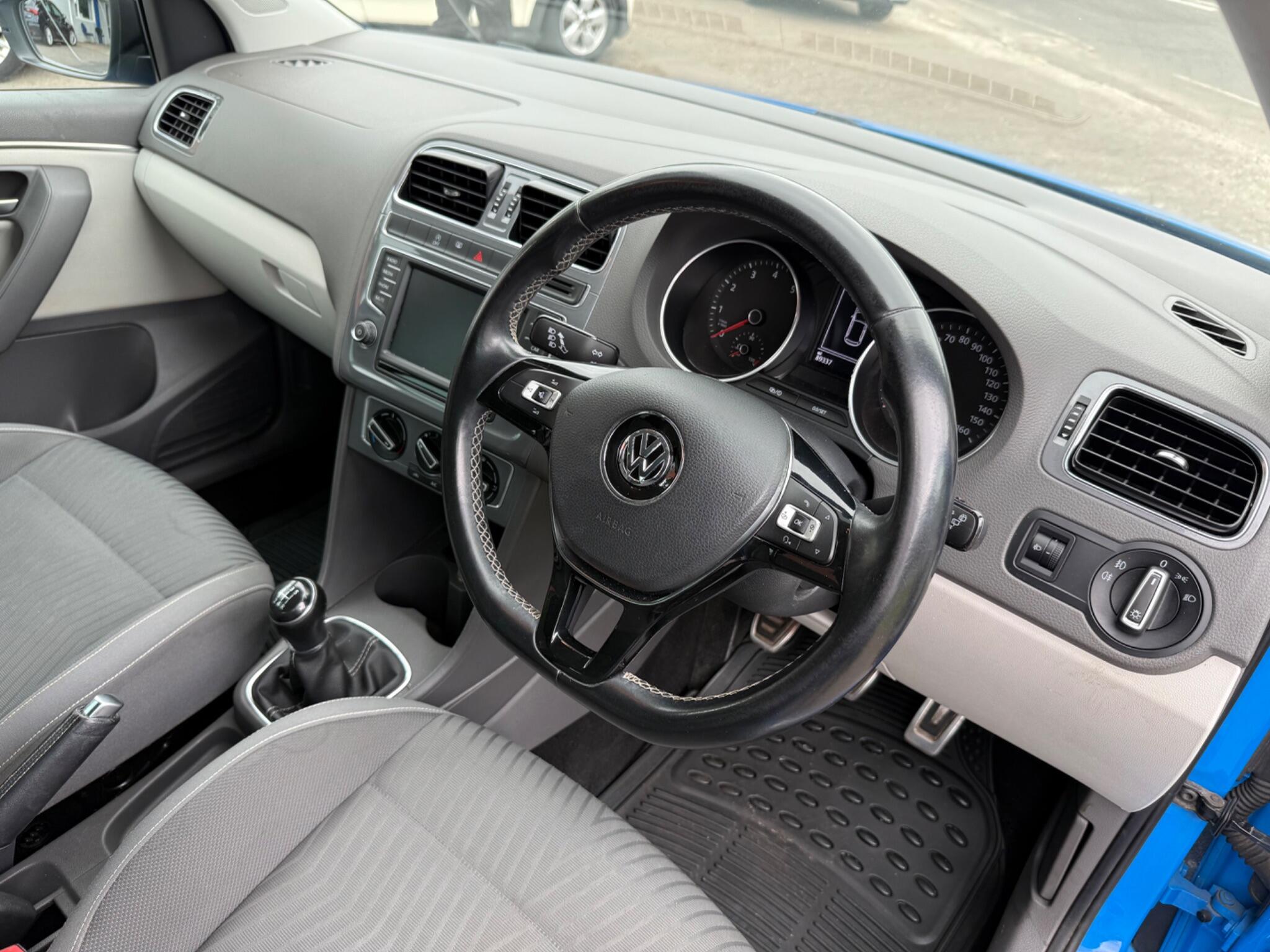 Volkswagen Polo view 14